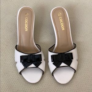 2.5 inch black & white heel